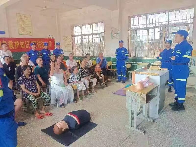 蓝天进校园，安全入心间