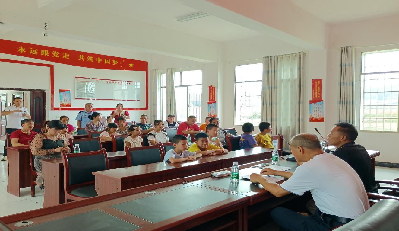 下花桥镇堡口村开展暑假安全教育