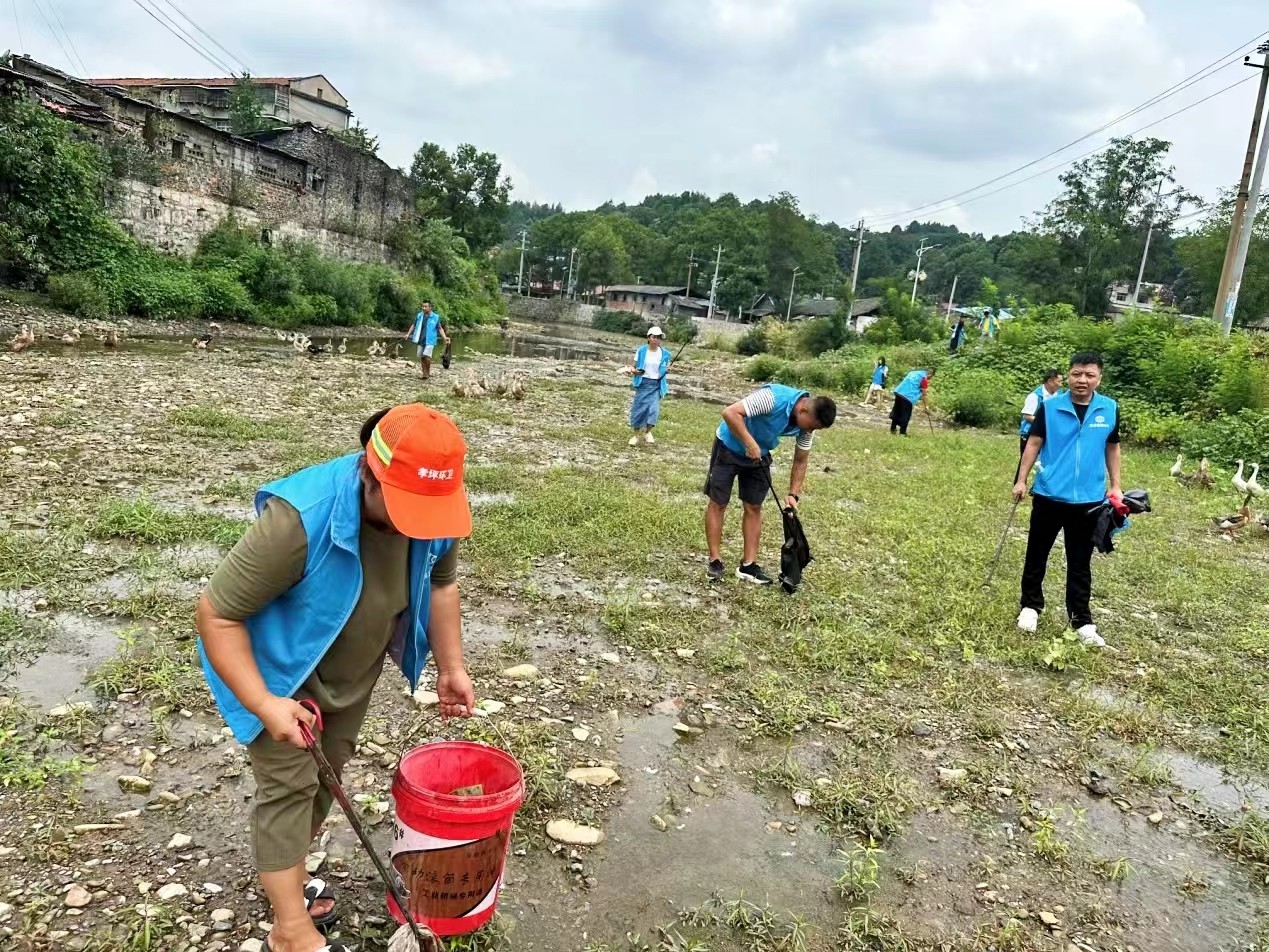 喜迎 (村BA)，河小青在行动
