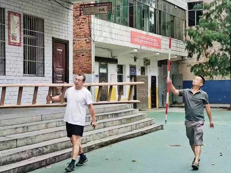 塘田市镇中心完全小学开展暑期安全隐患排查