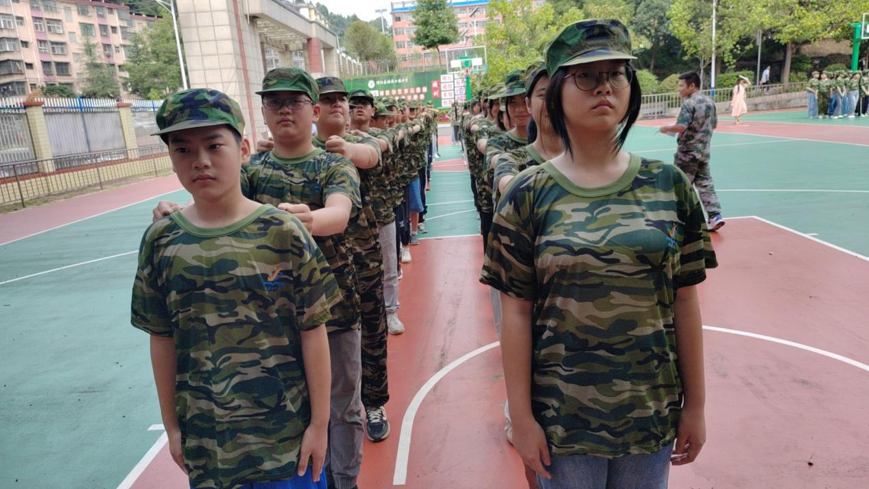 塘渡口镇中学新生入学特色教育之综训活动开营啦！