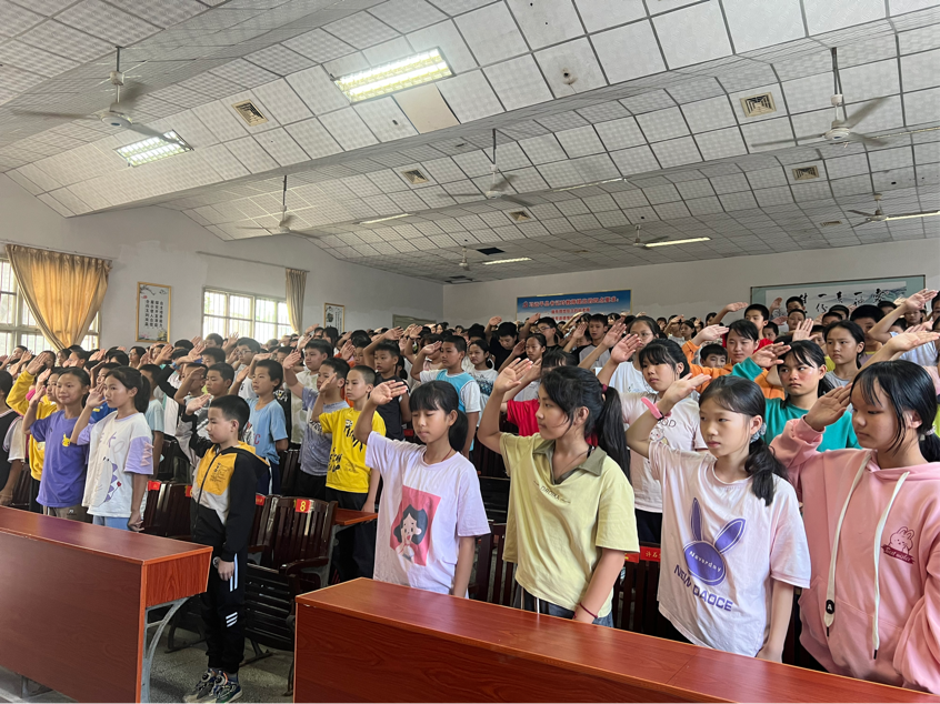 竹市镇中学七年级新生入学教育动员会