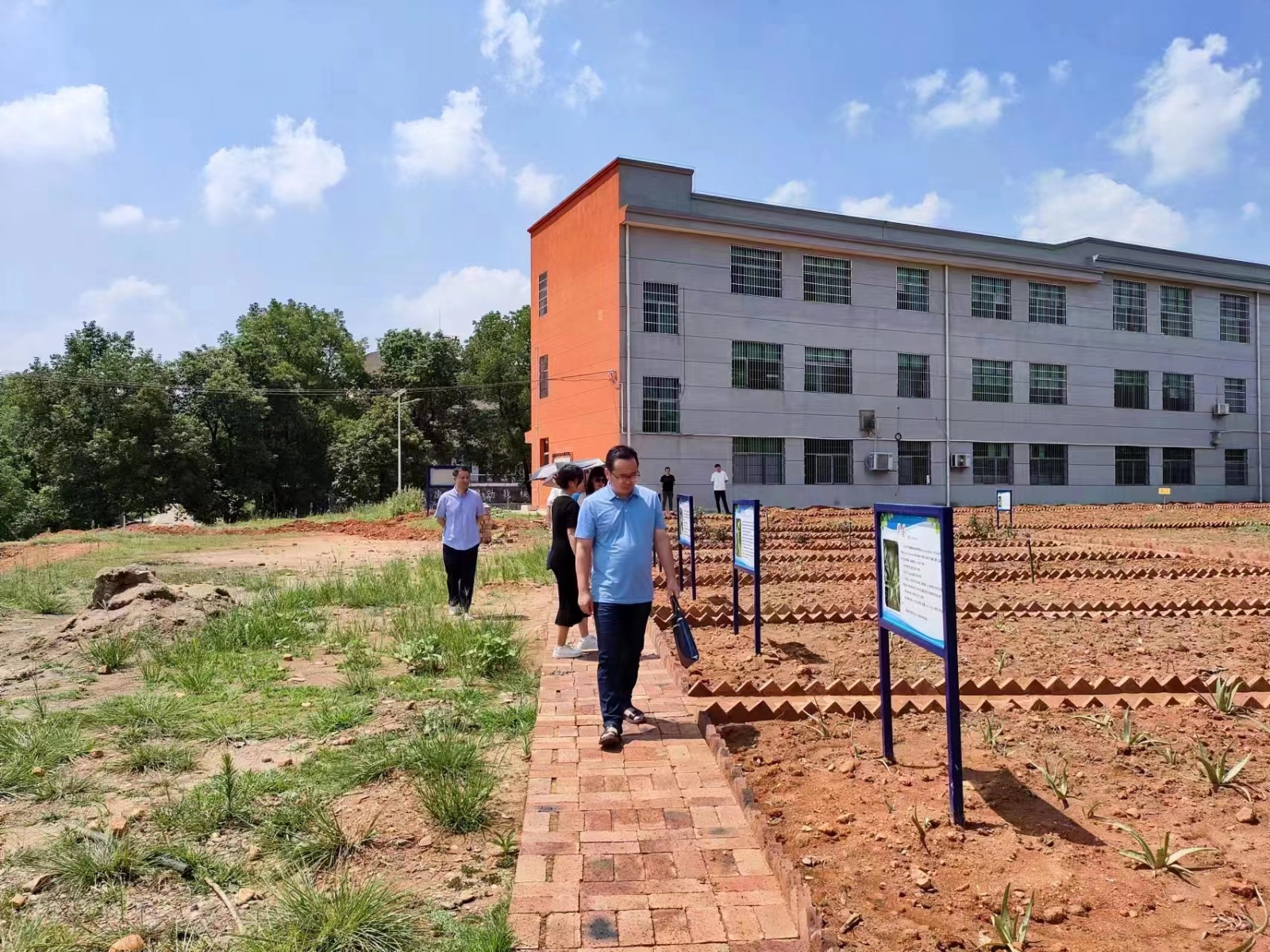 塘田市镇中学申报湖南省劳动教育实验校项目 接受市县实地考察