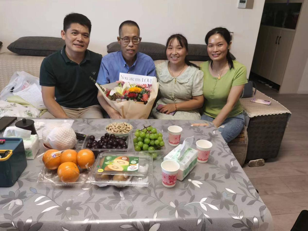 浅浅的岁月日   深深的师生情