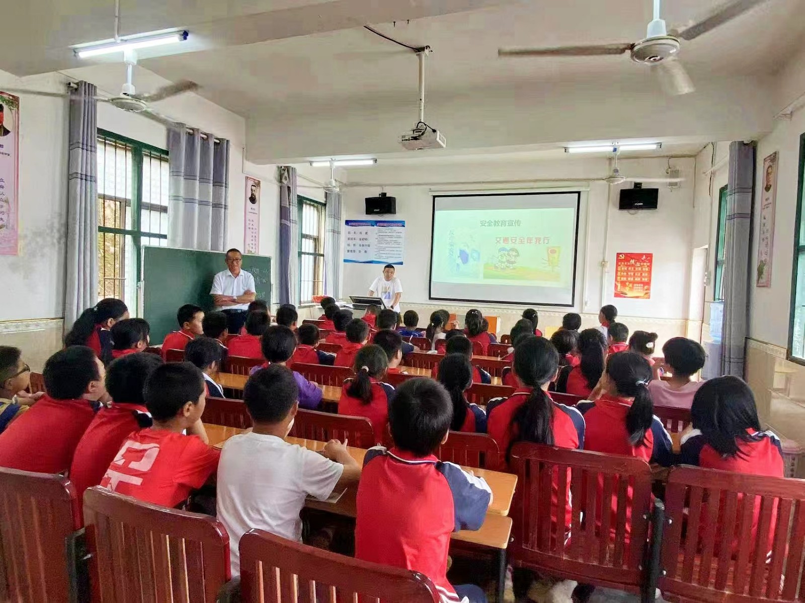 携手护航开学季 织密校园安全网