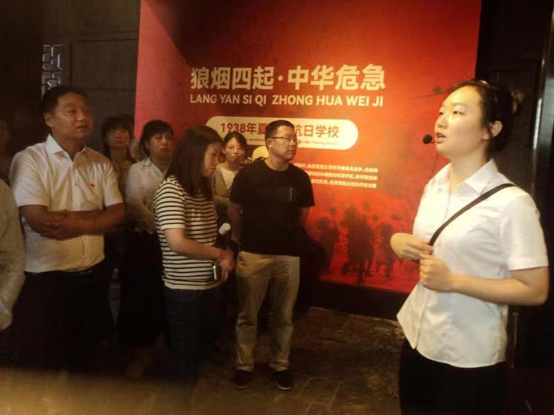 下花桥镇中学开展“不忘初心.牢记使命”主题党日活动