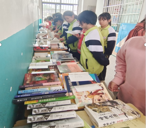 蔡桥乡中心完小开展小豌豆读书会开班活动