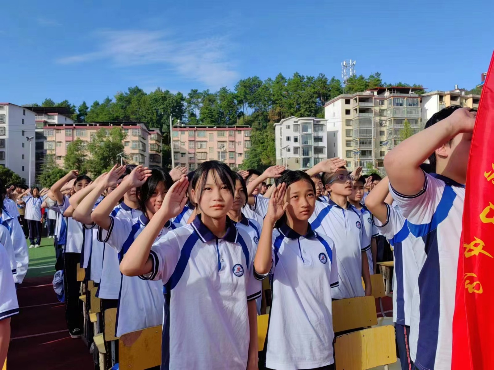 点亮精神之光，做自己的榜样