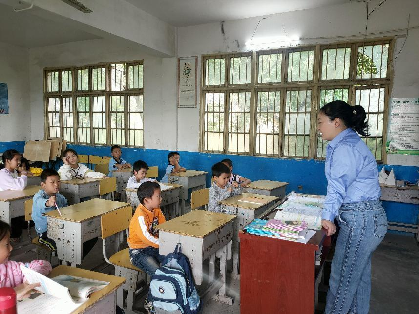 法治宣传进校园，普法教育你我他