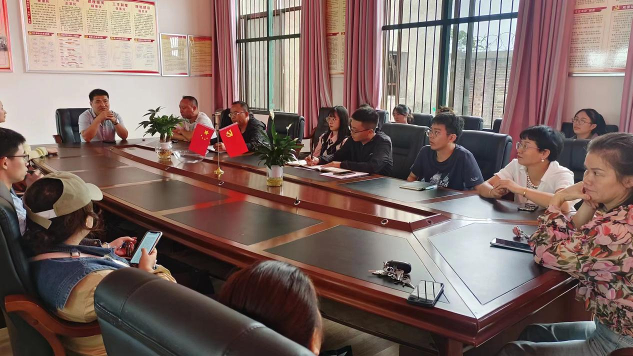 白沙中学开展班主任工作经验交流会