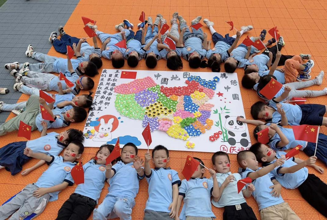 新宁县幼儿园开展“盛世华诞，情满中秋”主题系列活动