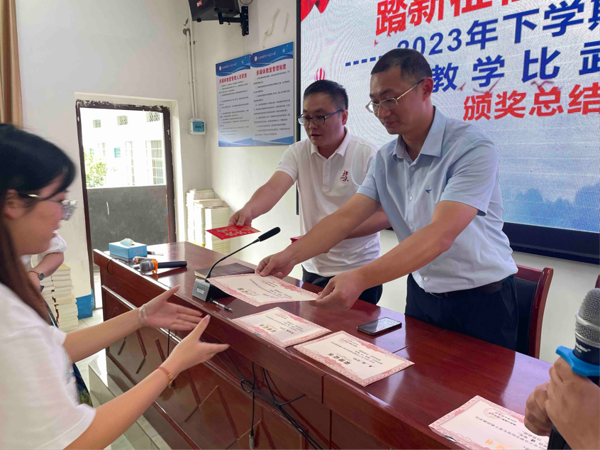 “同课”共教研，“异构”开新花