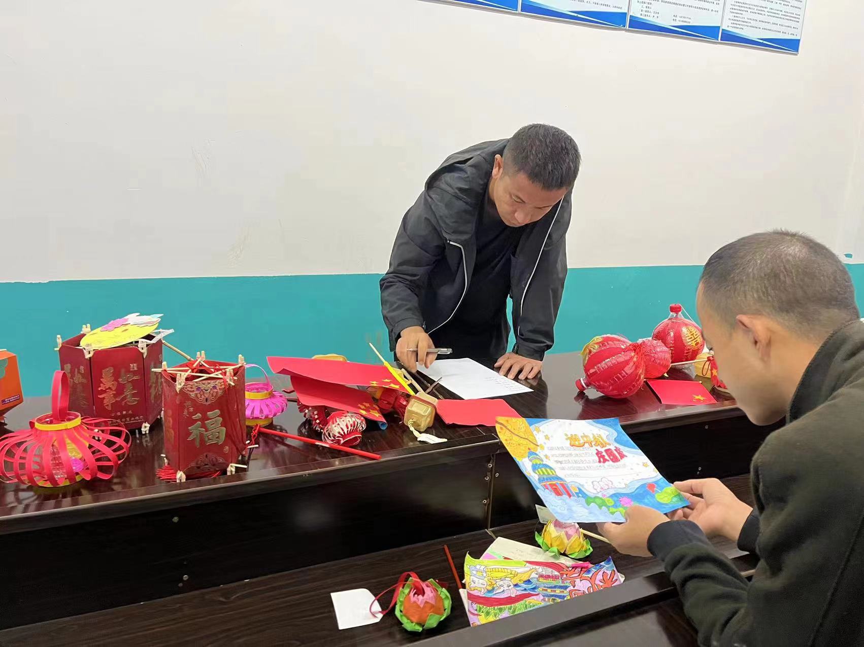 蔡桥乡中心完小开展了德育实践作业评选活动