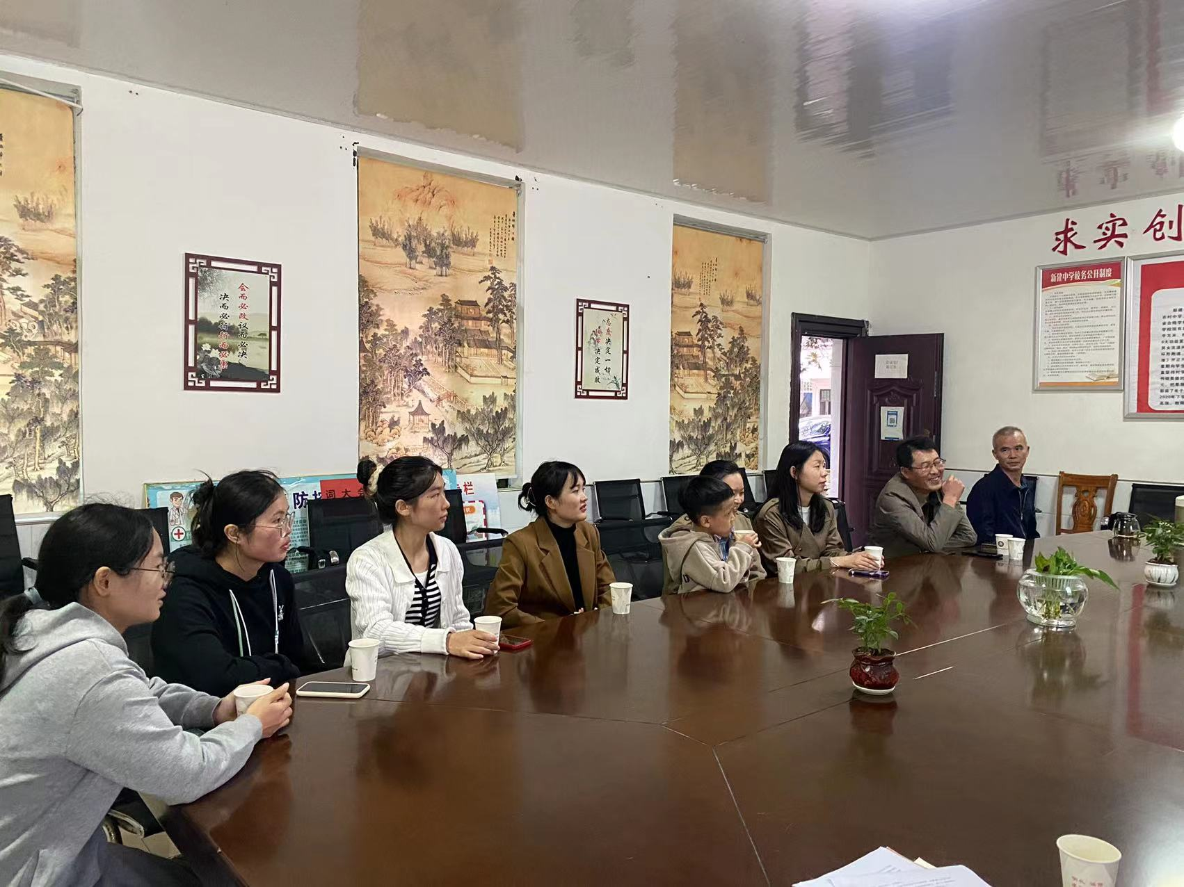 携手合作共发展 校际交流促提升