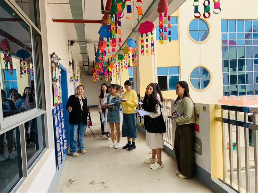 “评比促成长，环创展新姿”