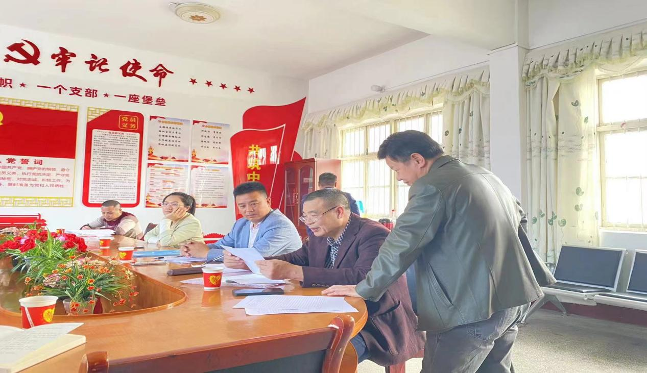 洞口县财政局、教育局对竹市镇中学开展学校公用经费专项检查工作