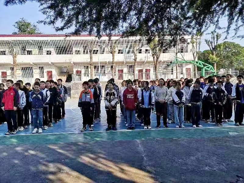 强化安全管理、共建平安校园