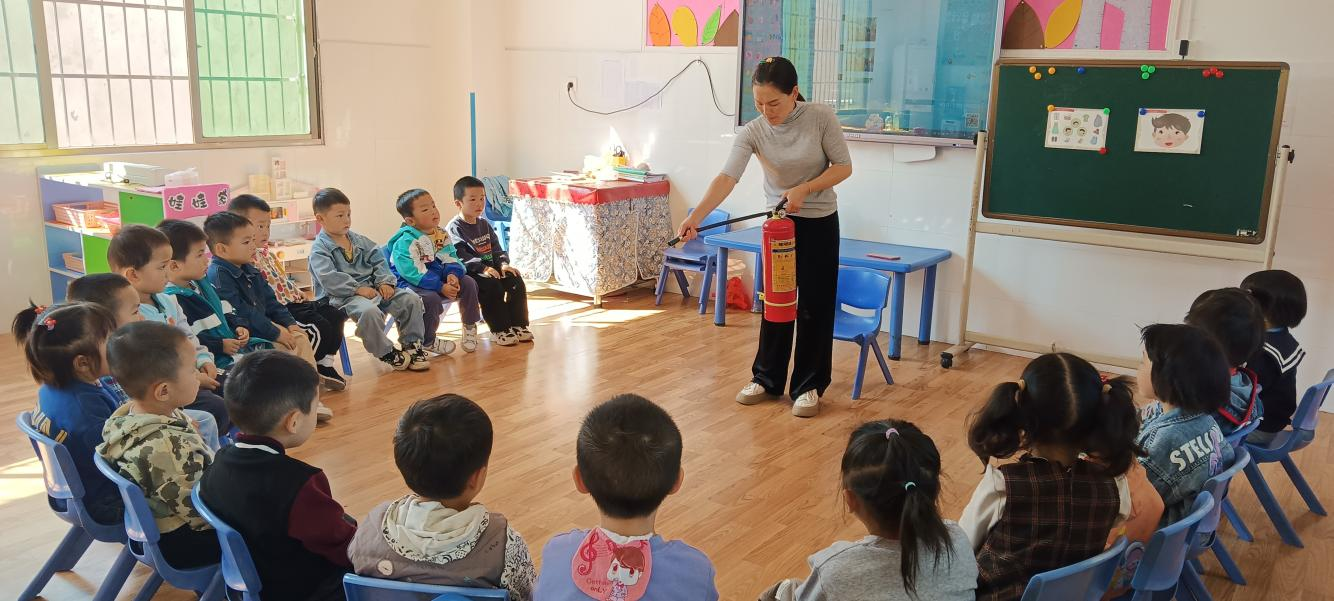 消防“零”距离 安全伴“童”行