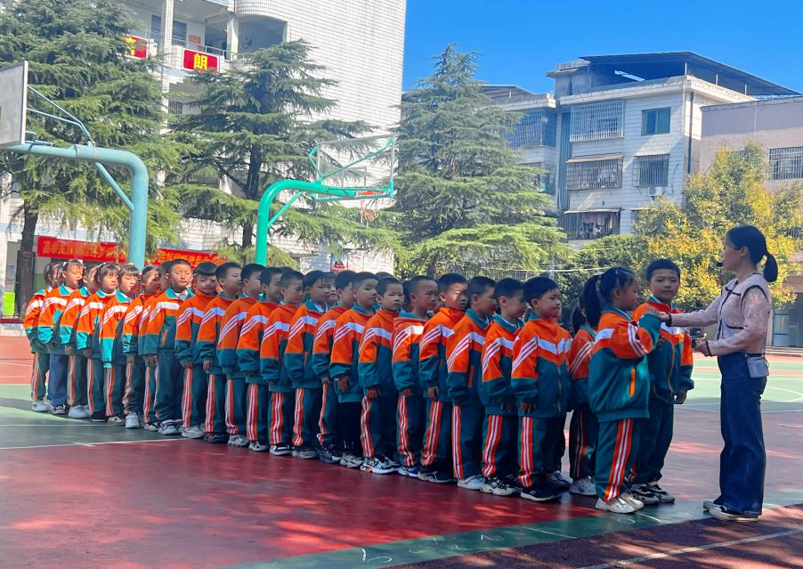 立规养习塑新生     乘风破浪启航程