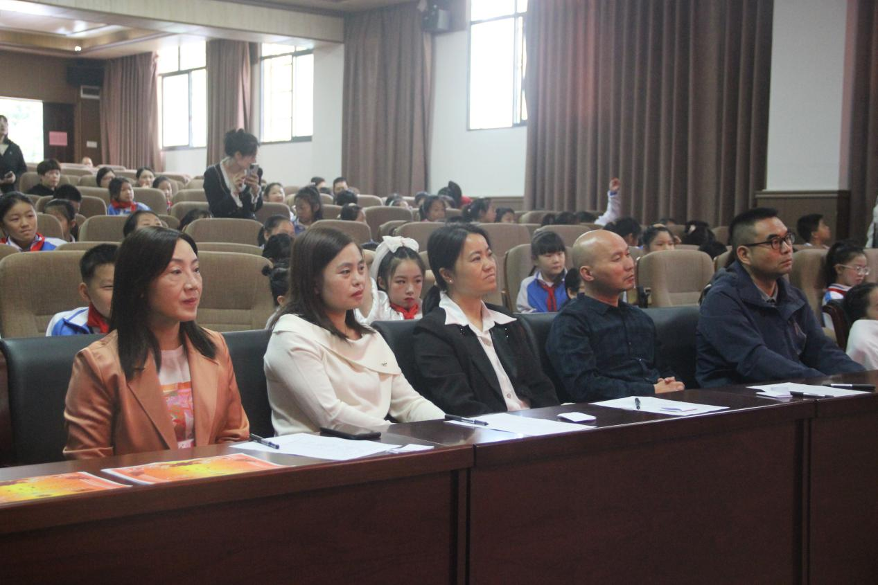 城区二小举行爱国主题演讲比赛