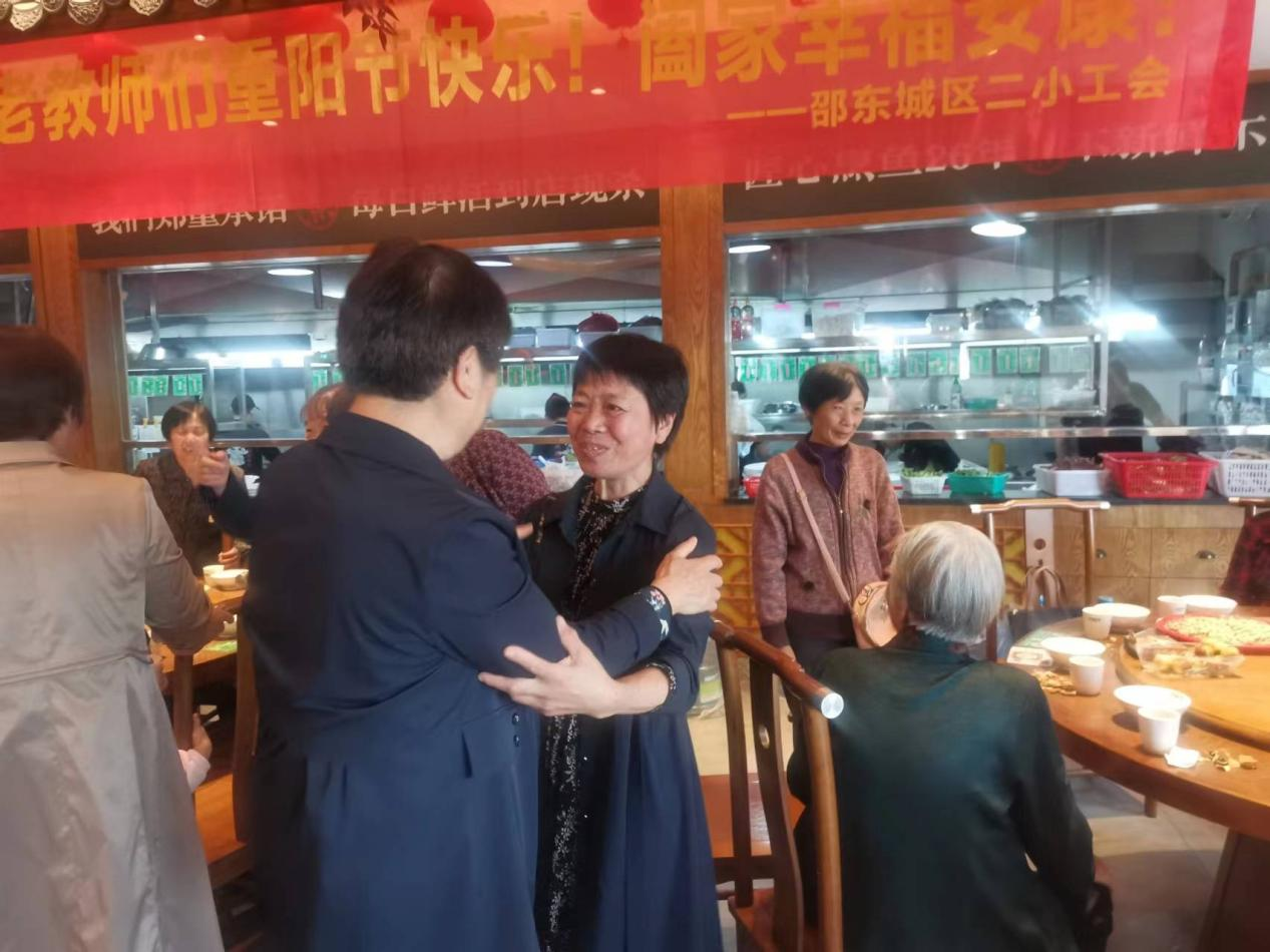 城区二小开展重阳节系列活动