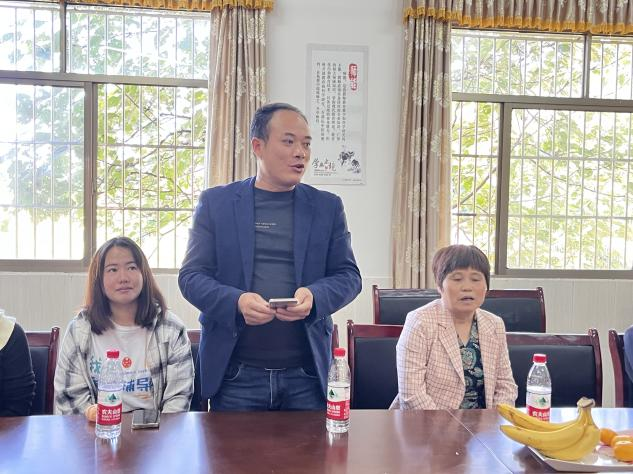 重阳敬老  情暖金秋