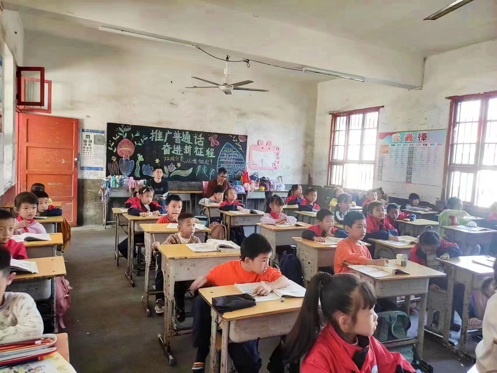 北塔区教育局：下沉一线听评课  耐心指导促提升