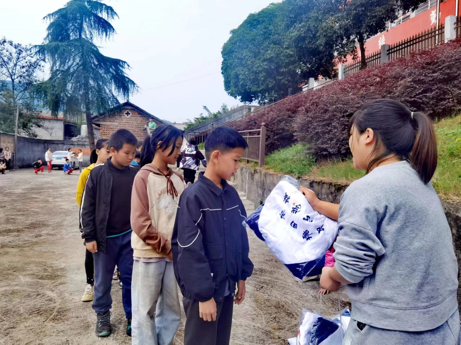 “  衣”爱之名，爱筑三青