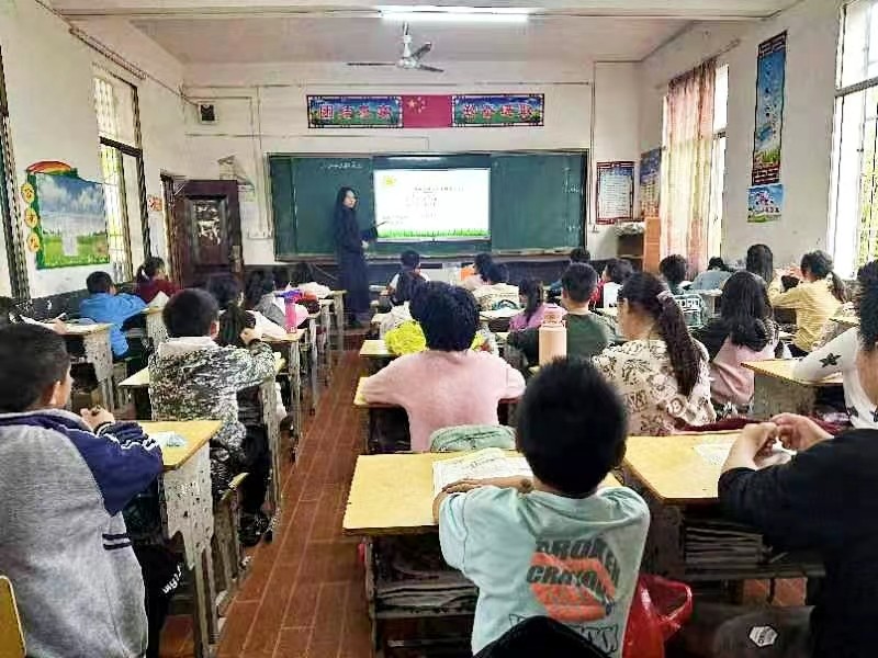 以教促研，共同成长