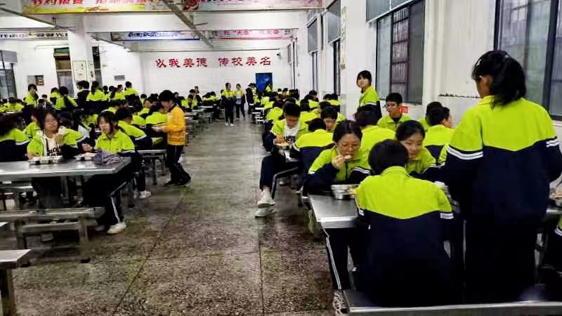 文明排队，守护“食”光