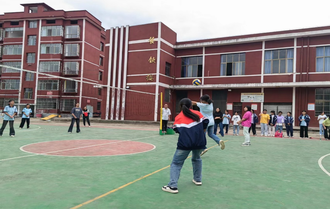 青春凝聚   汗水飞扬