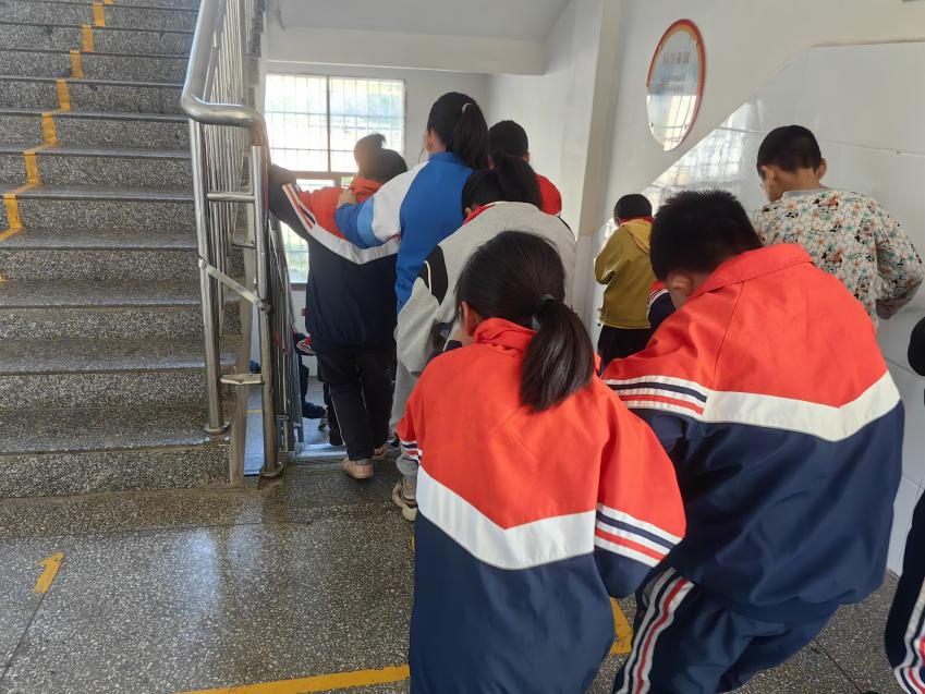 消防安全常抓不懈，疏散演练警钟长鸣