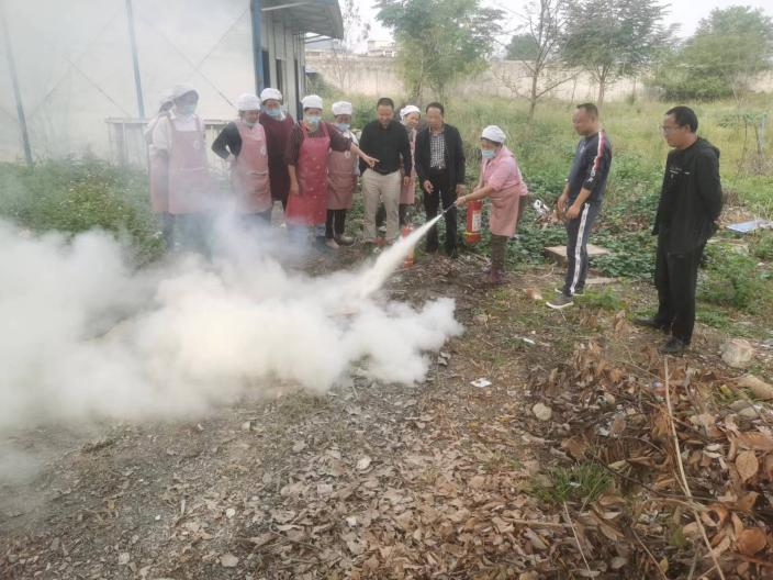 金石镇白沙中学开展食堂从业人员培训会