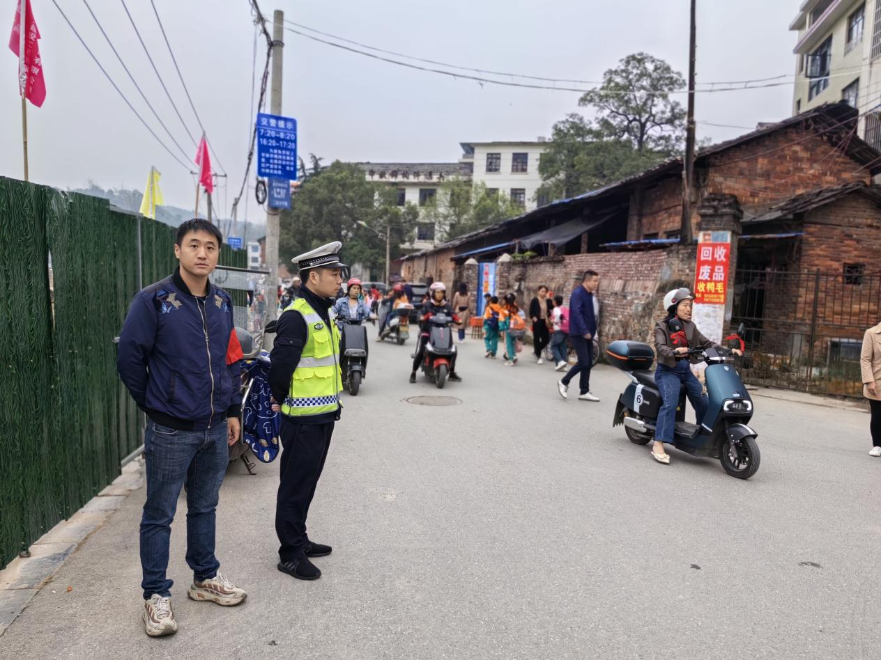 道路通畅了，我们接送孩子再也不堵心了