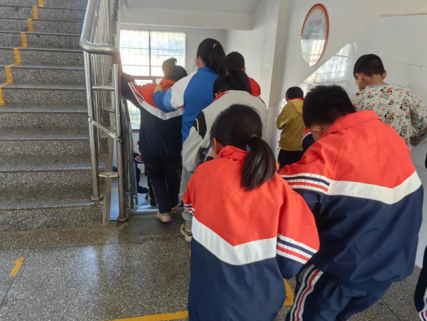 消防安全常抓不懈，疏散演练警钟长鸣