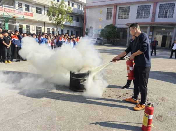 消防安全常抓不懈，疏散演练警钟长鸣