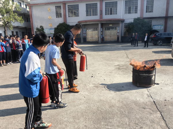 消防安全常抓不懈，疏散演练警钟长鸣