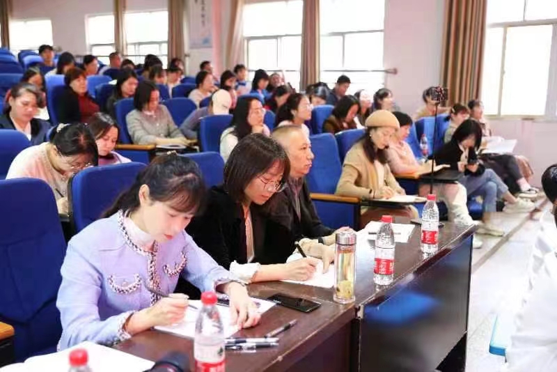 城区二小举行青蓝学院数学“菁优课”展示活动