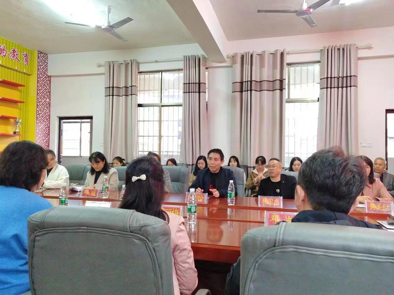 长沙市仰天湖小学与塘渡口镇第三完小举行“一对一”精准帮扶签约仪式