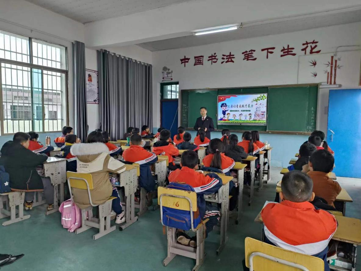 检察官进校园，为学生安全保驾护航