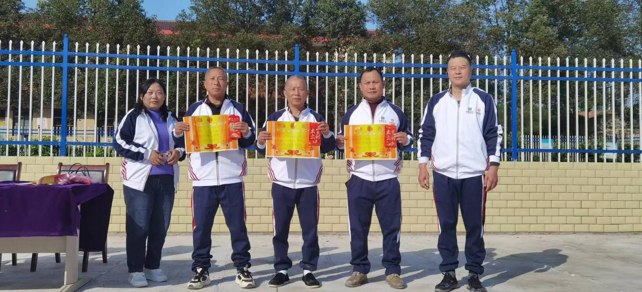 奋力拼搏，勠力同心