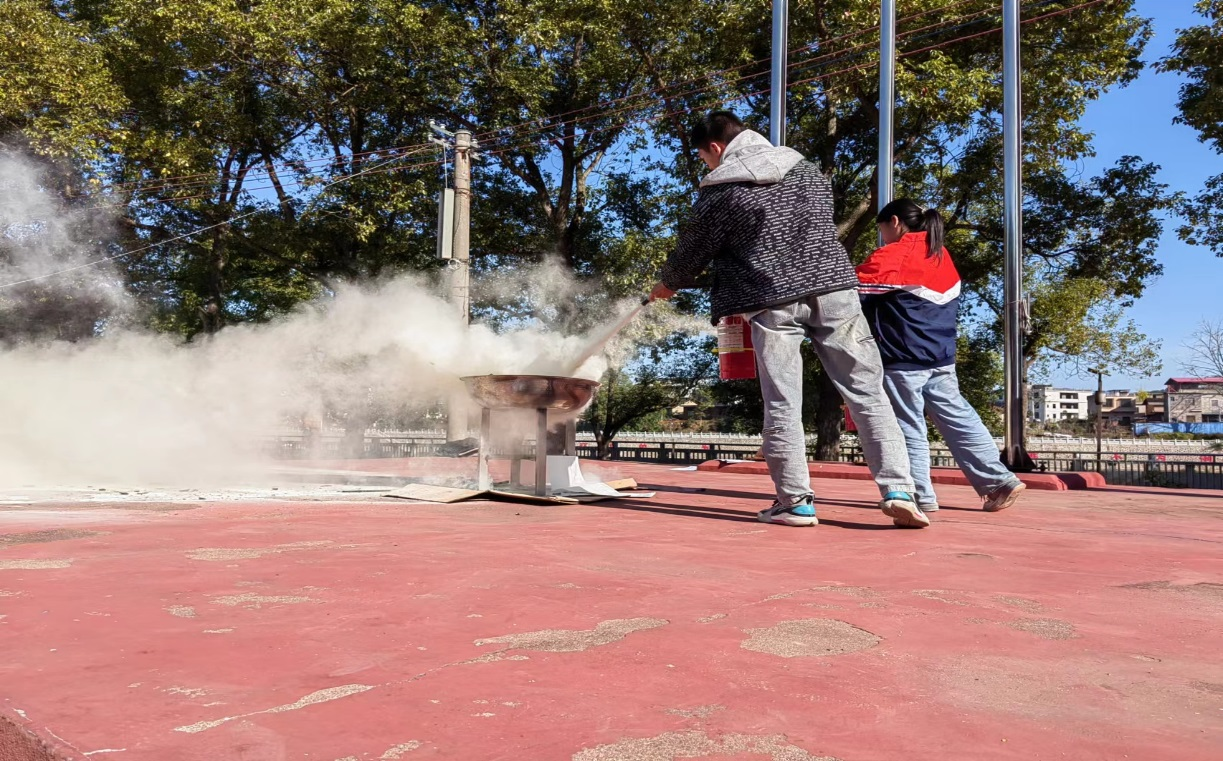 扎实演练 筑牢校园安全防线