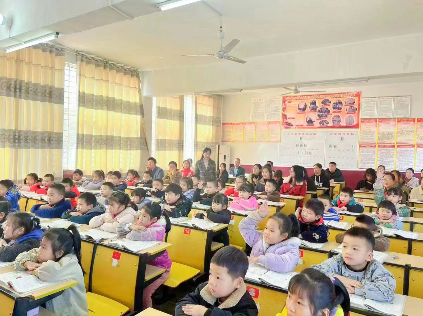 家校零距离  携手助成长