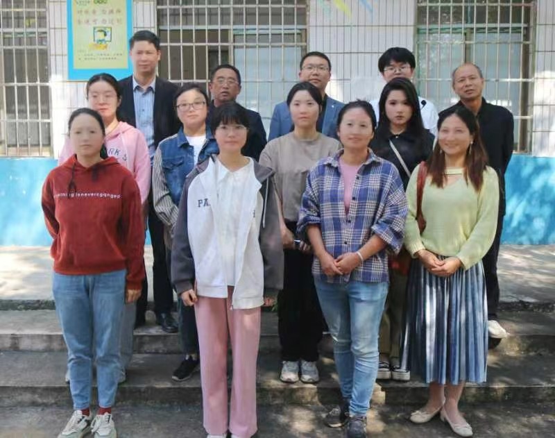 下花桥镇中学优化提质“送教下乡”与堡口小学开展校际互促活动