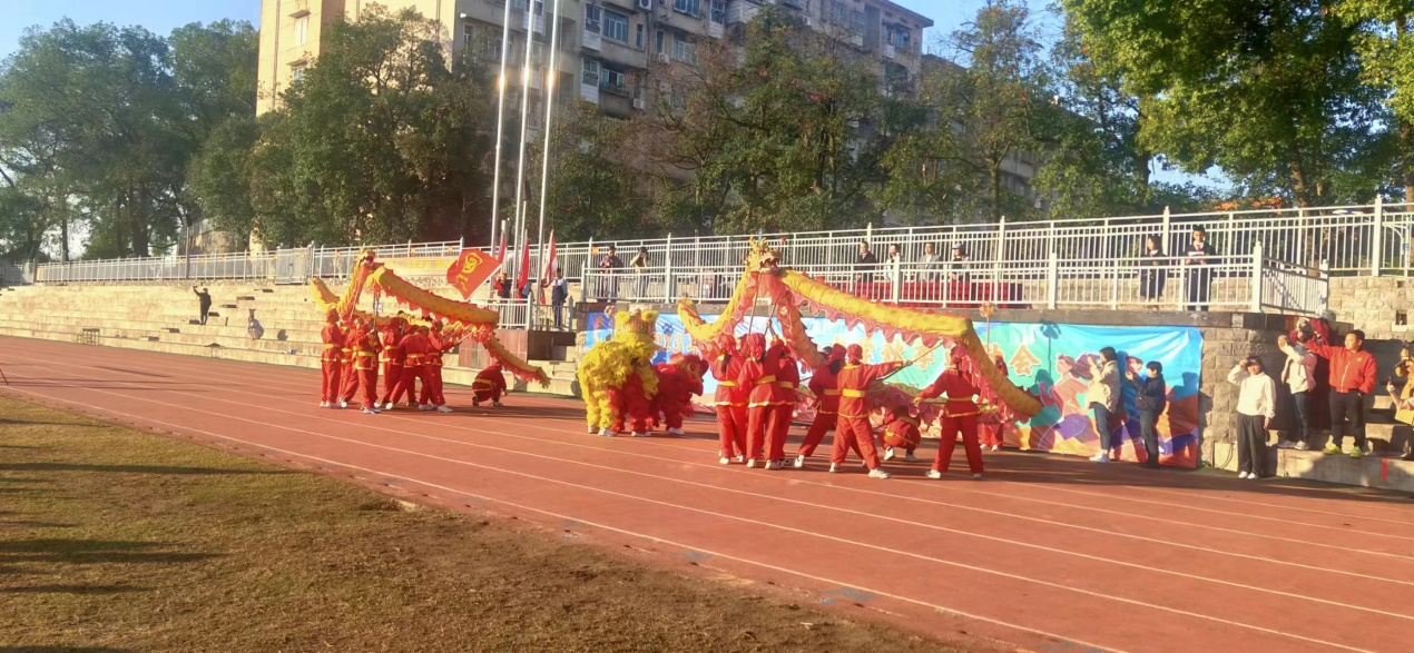 青春的脚步，快如金秋之风