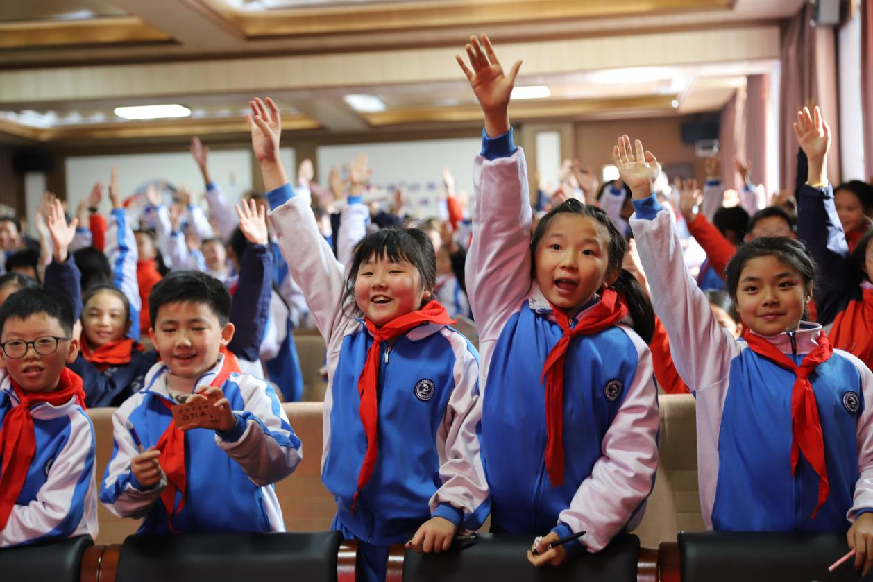 “三毛经典”系列讲座走进城区二小