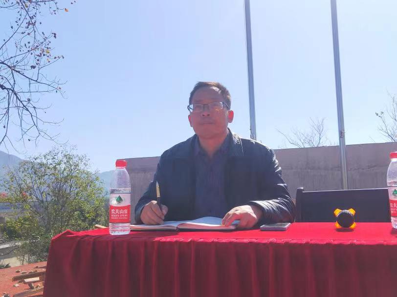 知不足而奋进，望远山而前行