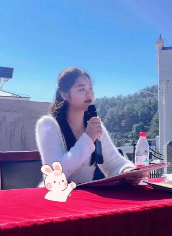 知不足而奋进，望远山而前行