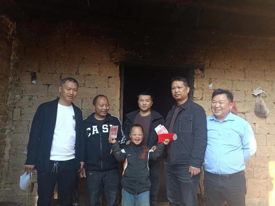 捐资助学铸美德，情系特教暖人心