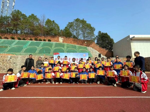 玉田初级中学召开期中考试表彰会